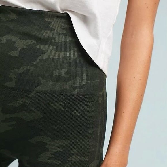 SPANX Green Camo Look At Me Now Seamless Leggings Size L - Picture 2 of 12